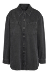 Sort denimjakke fra Noisy May med løs pasform, knaplukning og to forlommer.