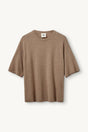 Oversized Como T-shirt i farven Truffle fra The Garment forfra