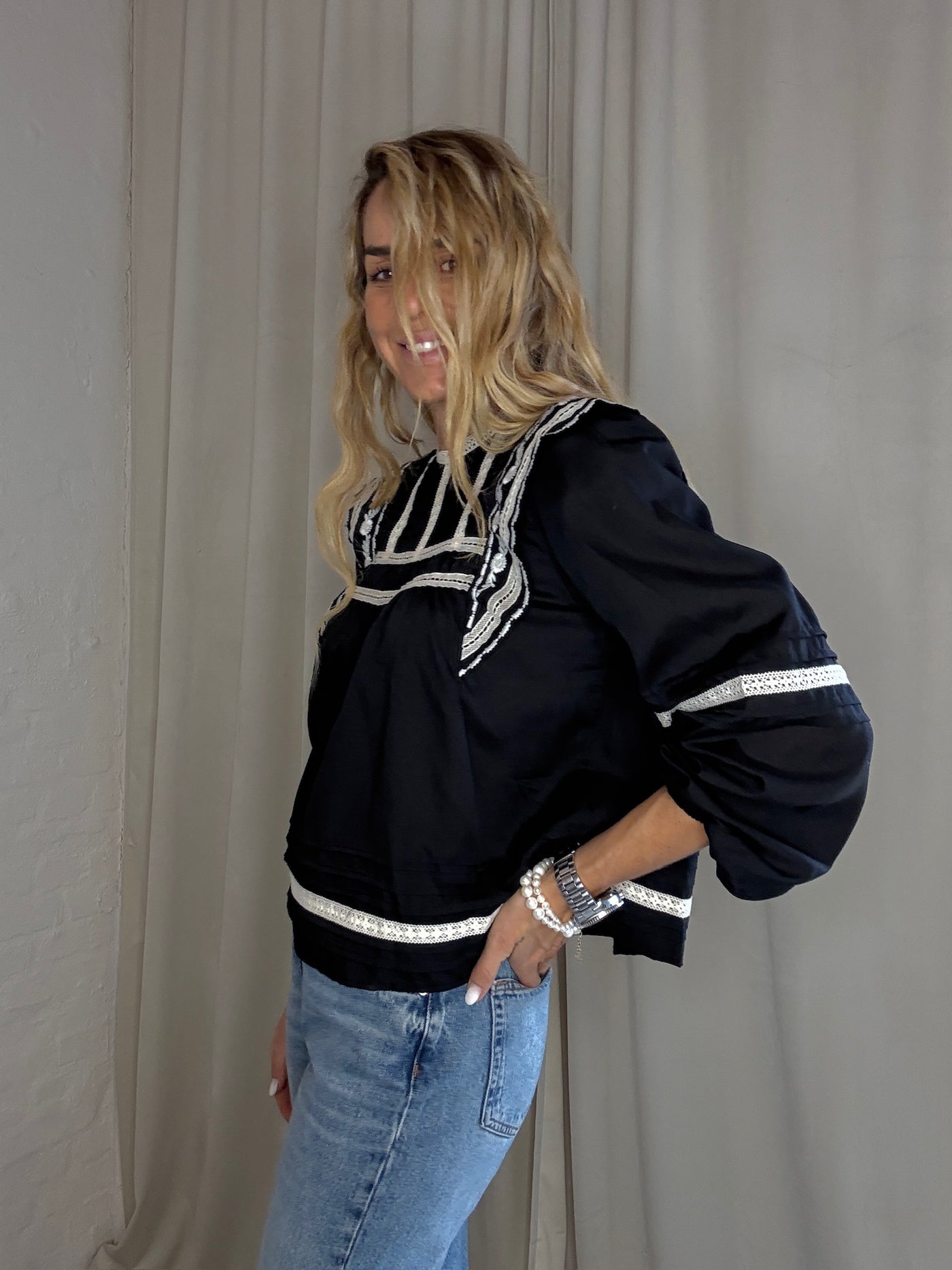 Sassy Copenhagen - Bluse - Sort - Mathilda