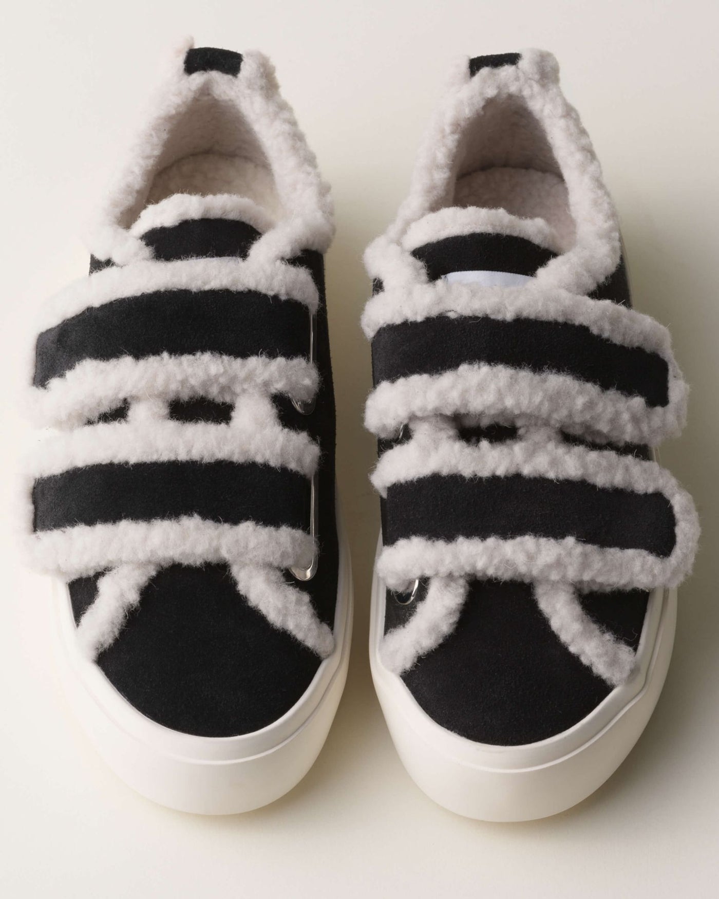Inuikii - Sneakers - Black - Shearling Low Velcro