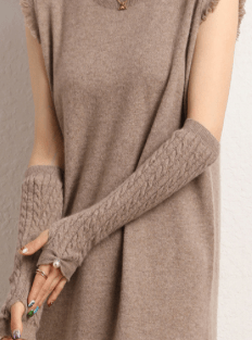 Andcopenhagen Accessories 100% Cashmere Håndledsvarmer med perle lang Mai - Coffee - Andcopenhagen