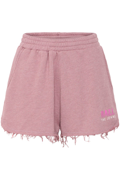 Lilla shorts med frynset kant og elastikbånd. Logo på højre side.