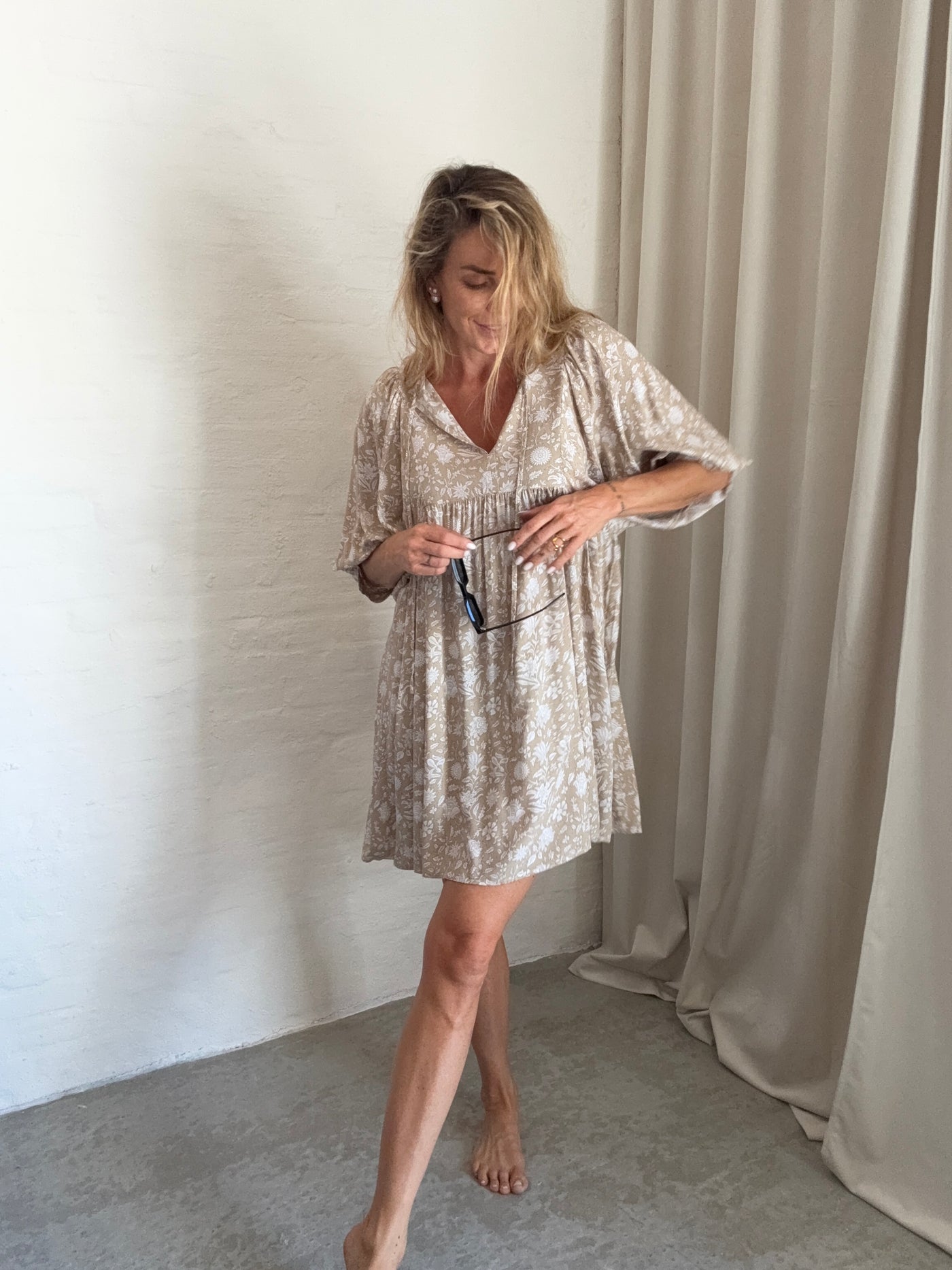 Sassy Copenhagen - Kjole - Beige/White - Elina