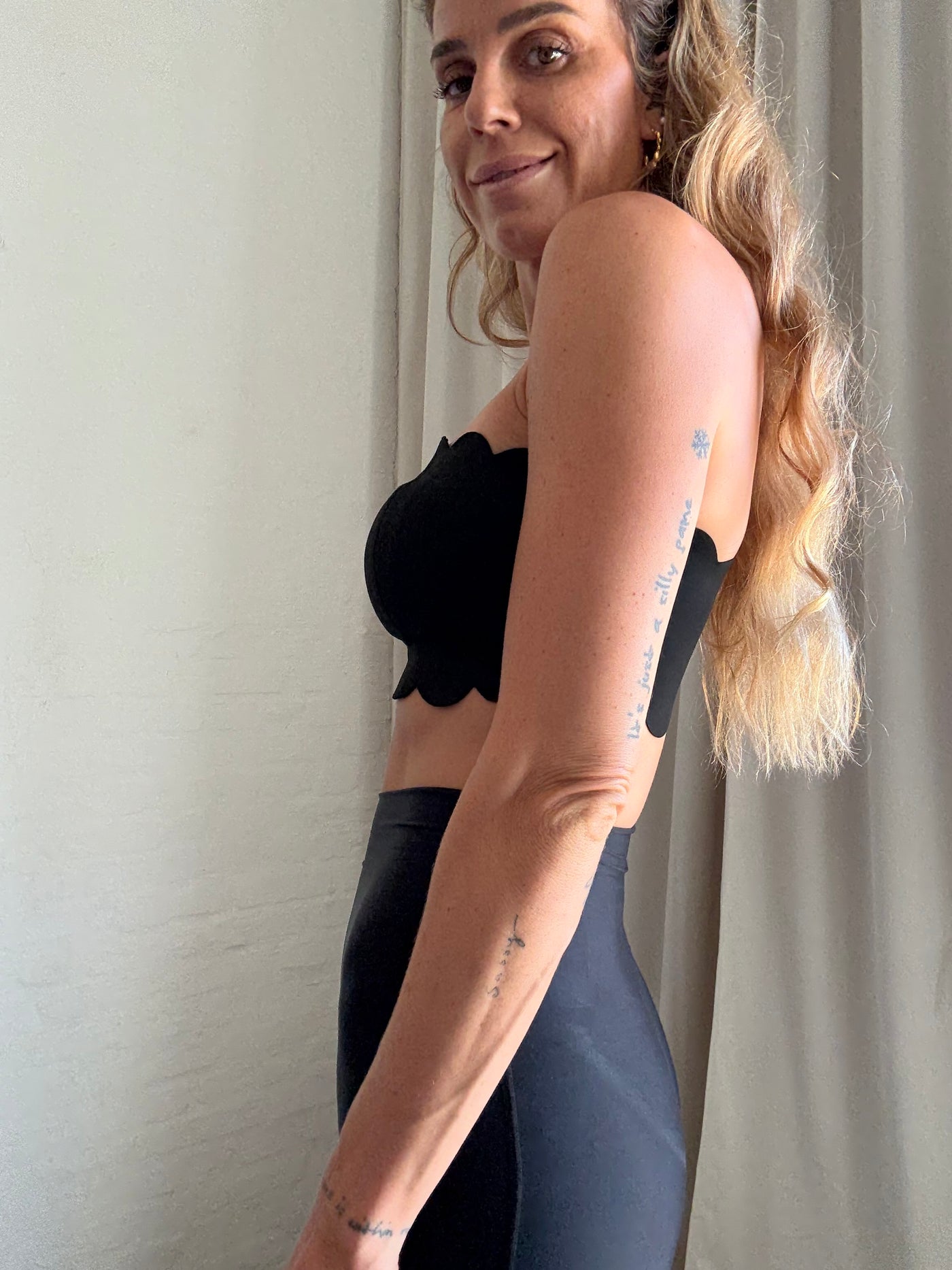 Sassy Copenhagen - Bandeau top - Sort - Frida (PREORDER)