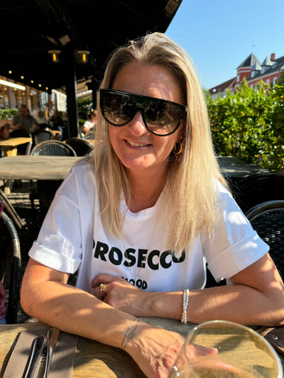 Sassy Copenhagen - Statement t-shirt - White - Prosecco mood