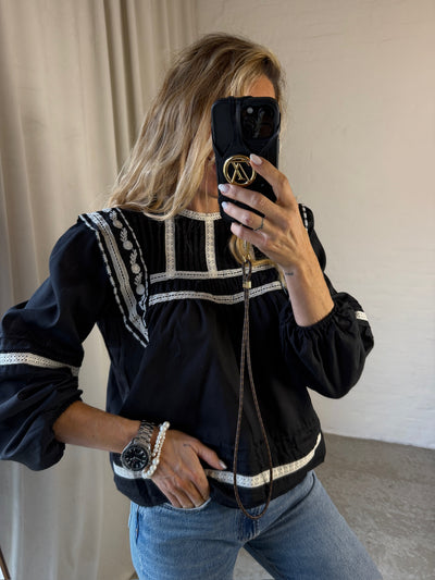 Sassy Copenhagen - Bluse - Sort - Mathilda
