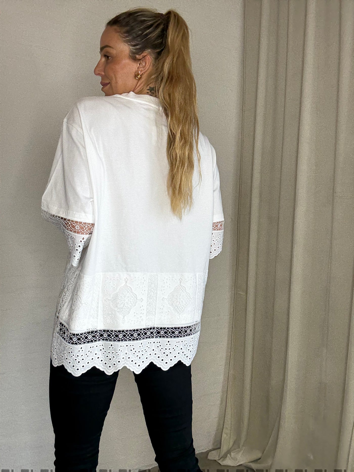 Sassy Copenhagen - T-shirt - Hvid Blonde - Liva