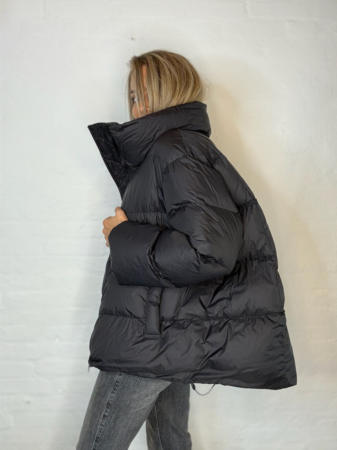 Sassy Copenhagen - Puffer jacket - Black - Down jacket - Alina