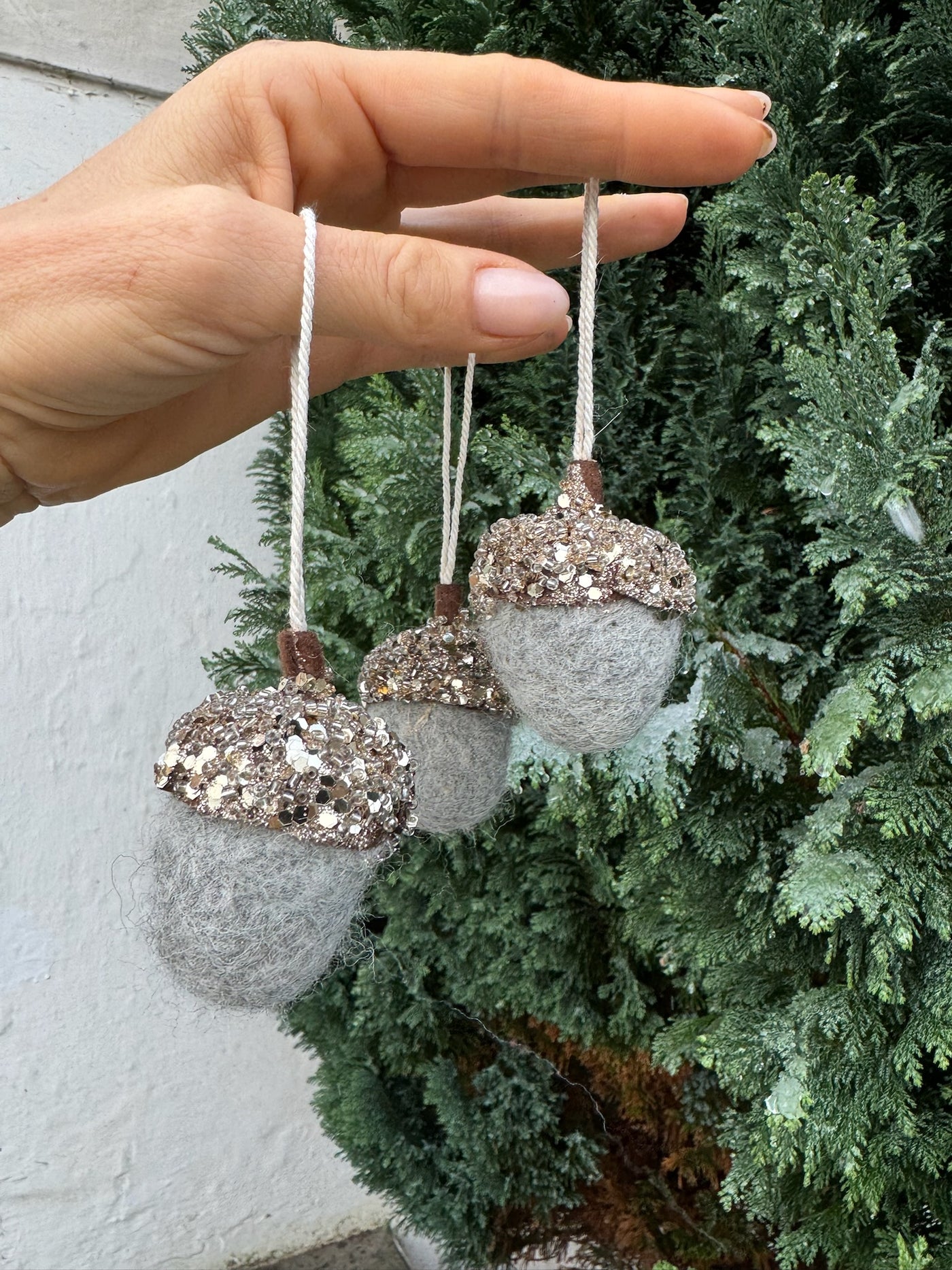 Sassy Copenhagen - Christmas decorations - Acorn glitter - Gray - 3 pcs - sss