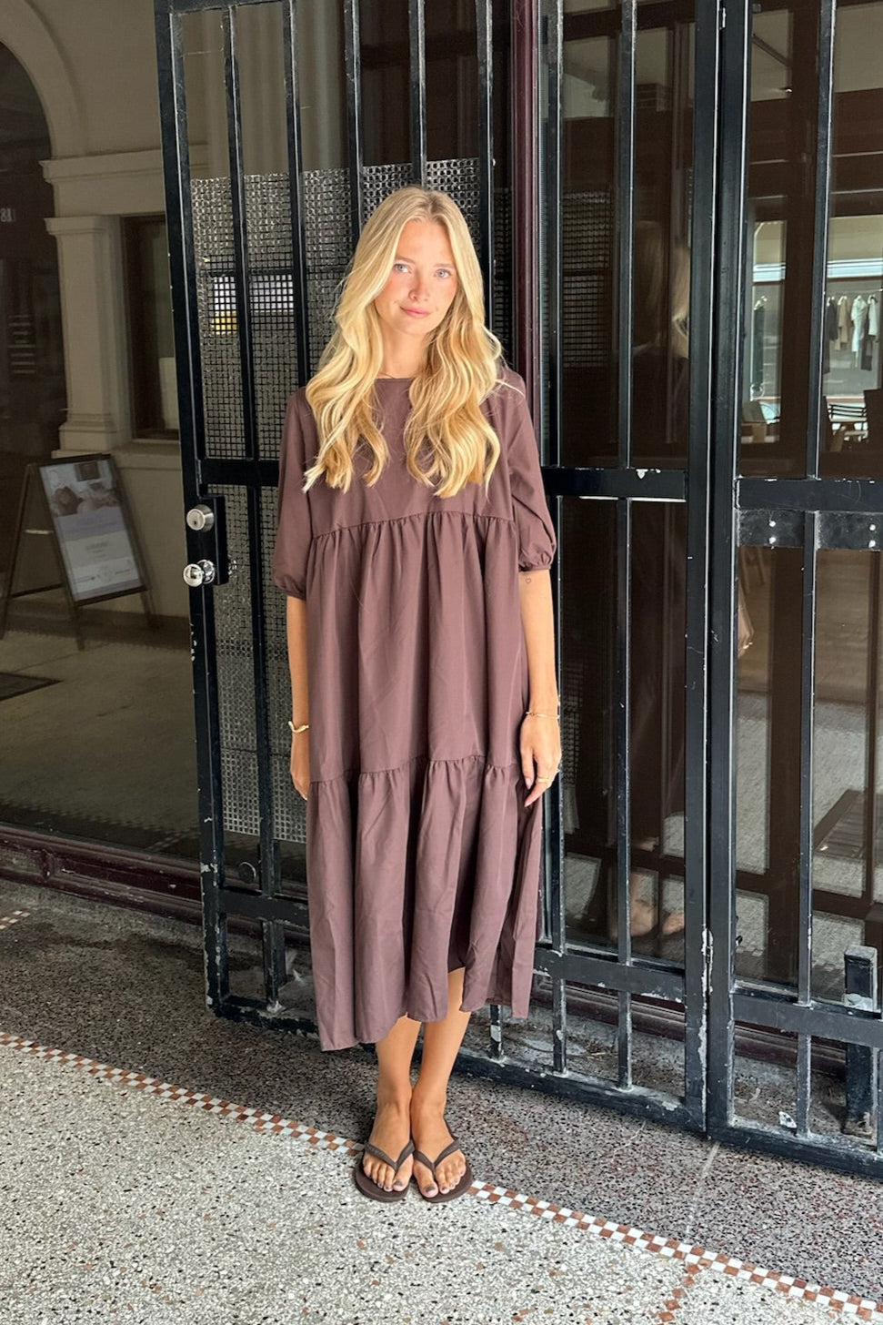 Sassy Copenhagen - Marie kjole med tshirt ærmer - Brun sss