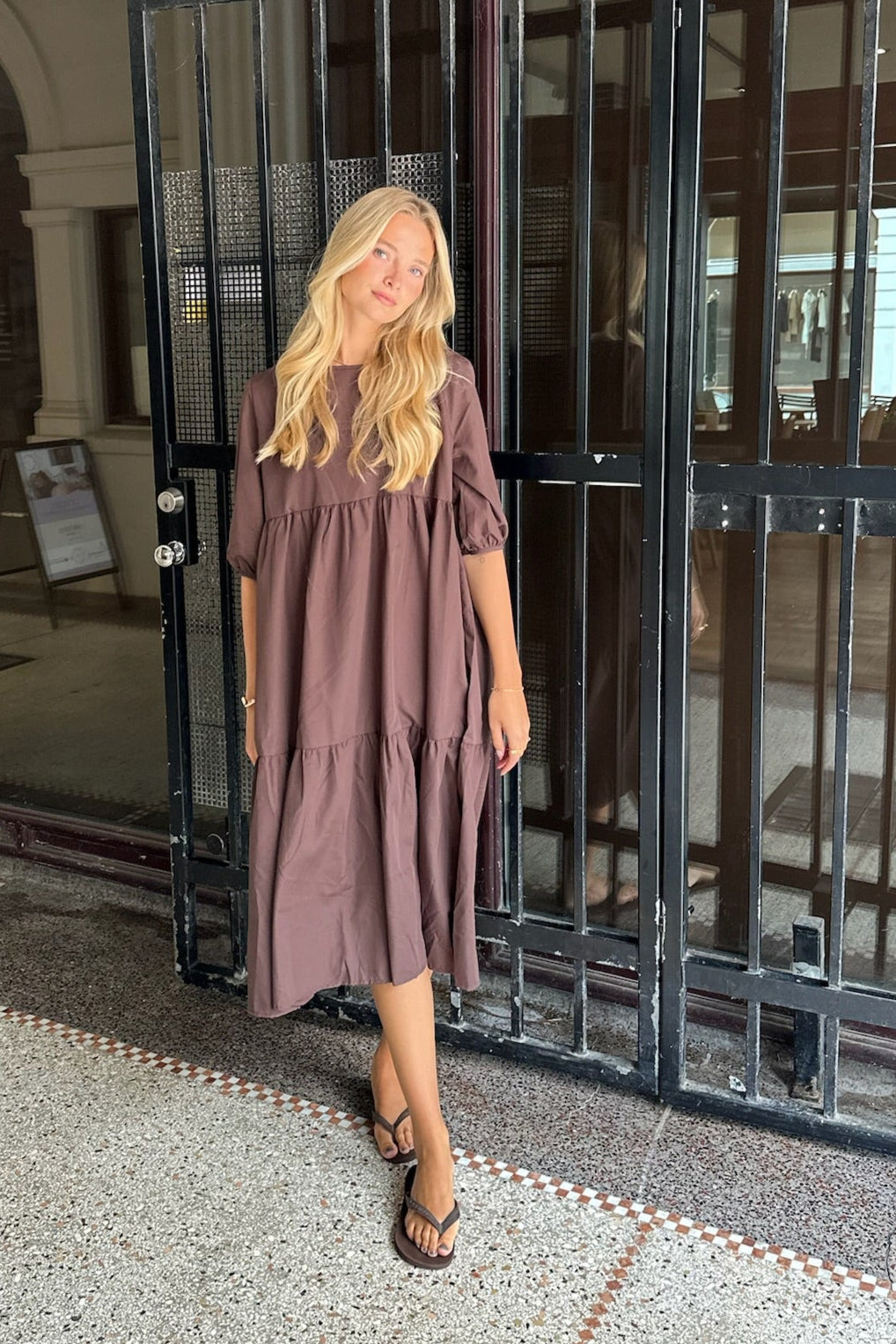 Sassy Copenhagen - Marie kjole med tshirt ærmer - Brun sss