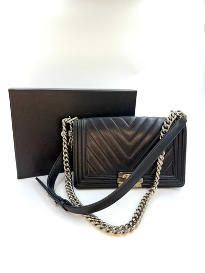 Chanel - Boy V-stitch flap bag - Black - Secondhand