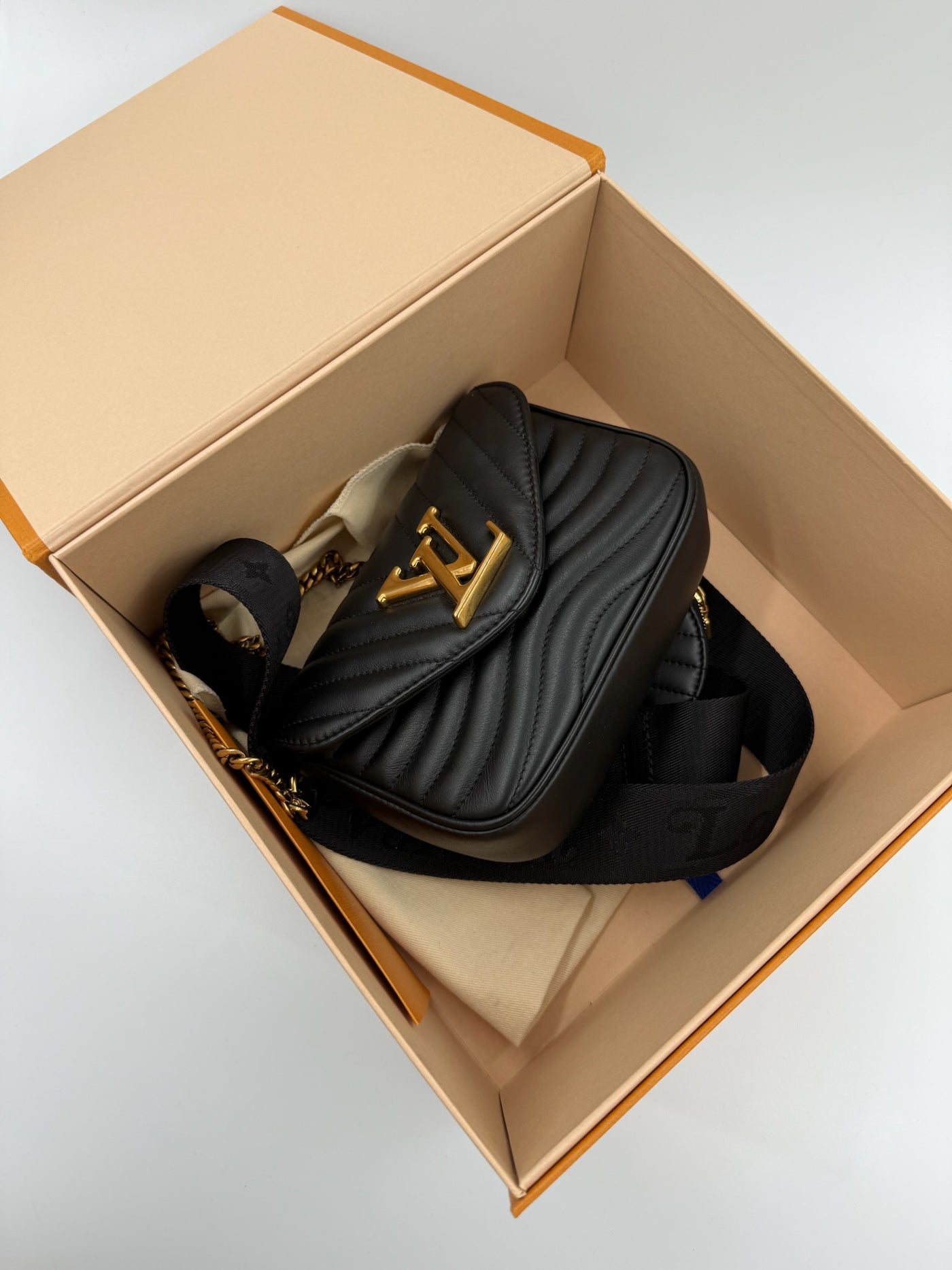 Louis Vuitton - New Wave Black - Secondhand