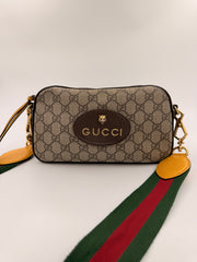 Gucci Neo GG Supreme Camera Bag – beige monogram crossbody – secondhand