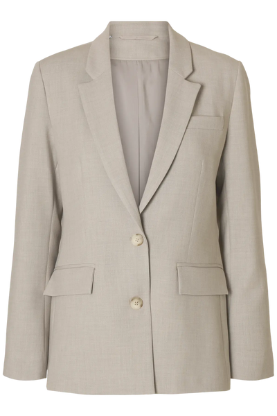 Beige blazer med klassisk design, to knapper og to lommer foran.