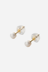 Andcopenhagen - Ørering studs - 18 karat guldbelagt 925 sterlingsølv - Ferskvands perler -  Lille jazz pearl