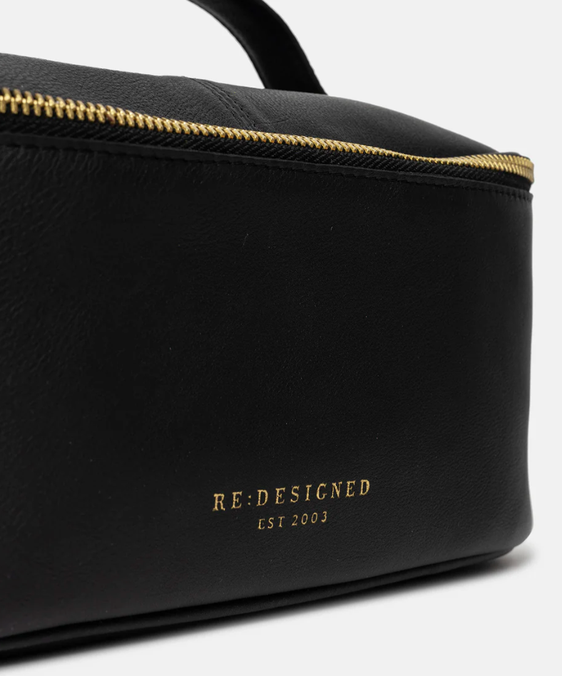 Re:Designed - Cosmetics bag - Black Helga small - 100% Leather