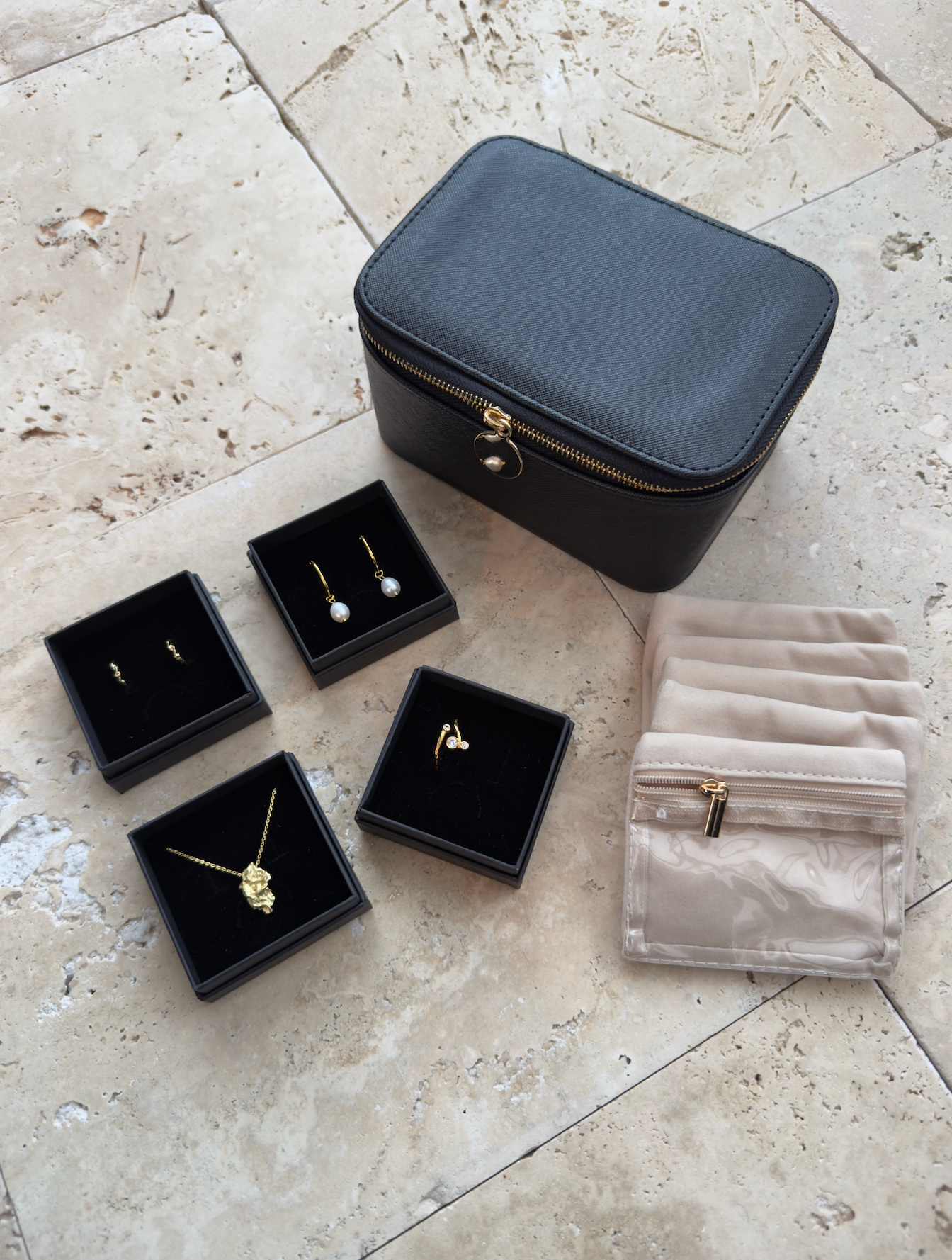Andcopenhagen - Luxury Advent Calendar - 4 Jewelry + 4 Accessories