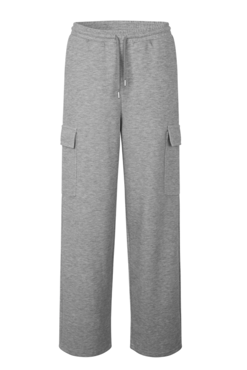 Grå melange sweatpants med elastisk talje, snøre og to sidelommer.