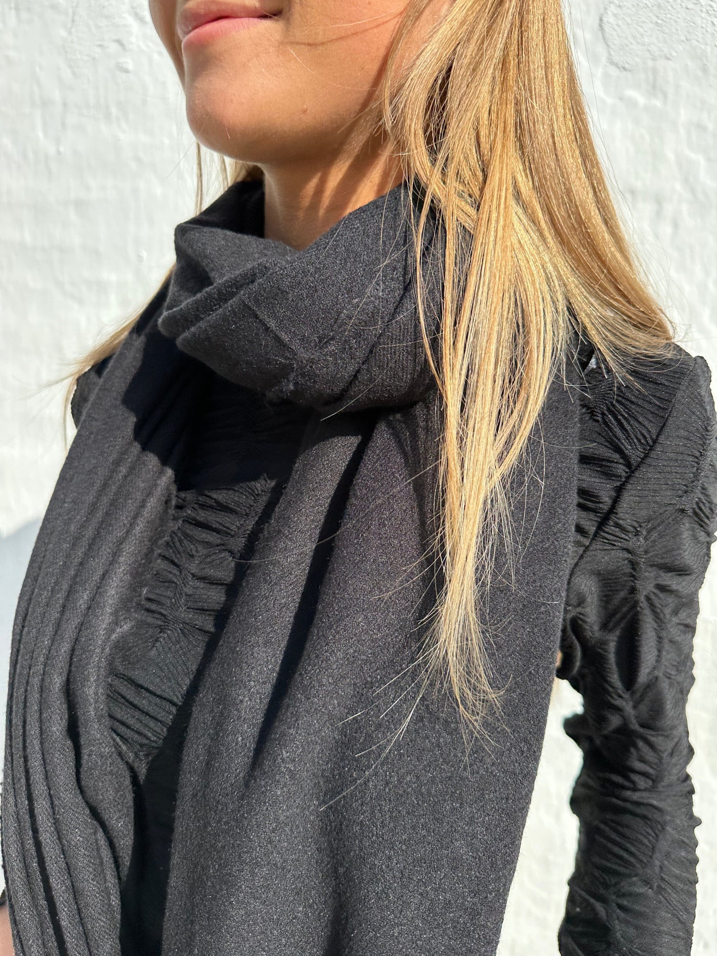 Andcopenhagen cashmeretørklæder Andcopenhagen - Cashmeretørklæde sort - 70% cashmere (BEMÆRK PREORDER)