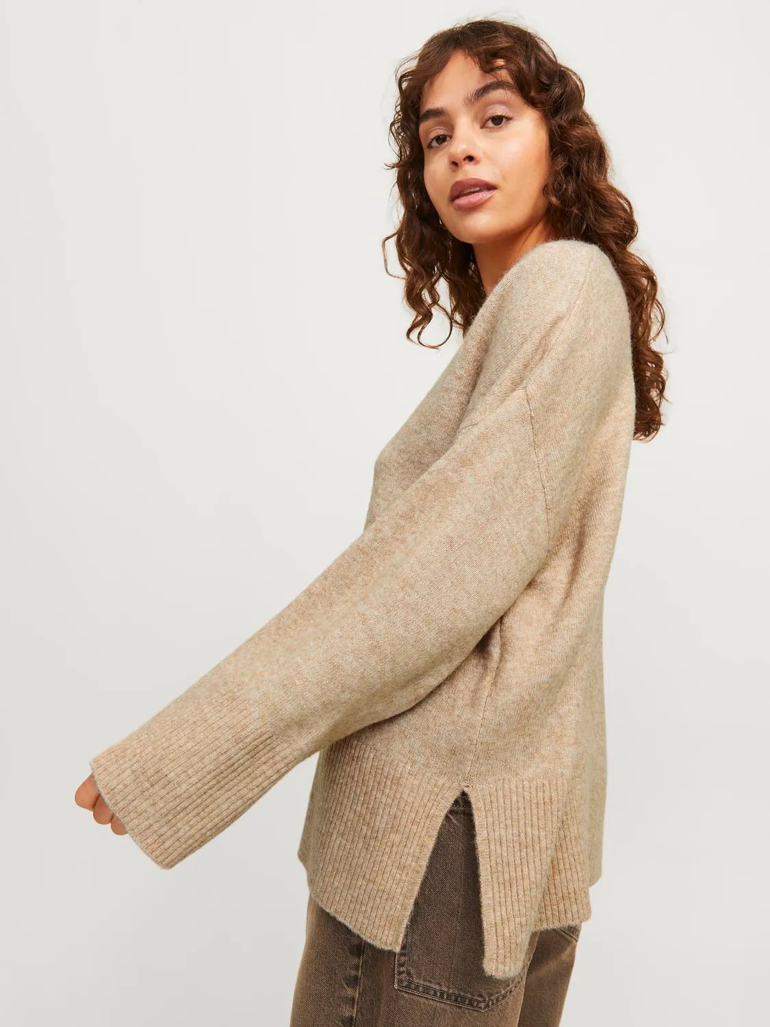 JJXX - V-neck oversized knit sweater - Beige - Lucca