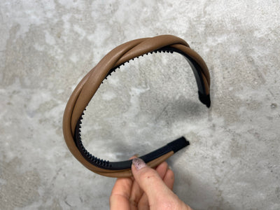 Sassy Copenhagen - Braided leather Hair clip - Signe narrow Cognac