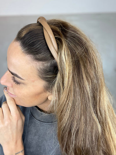 Sassy Copenhagen - Braided leather Hair clip - Signe narrow Cognac