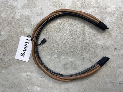 Sassy Copenhagen - Braided leather Hair clip - Signe narrow Cognac