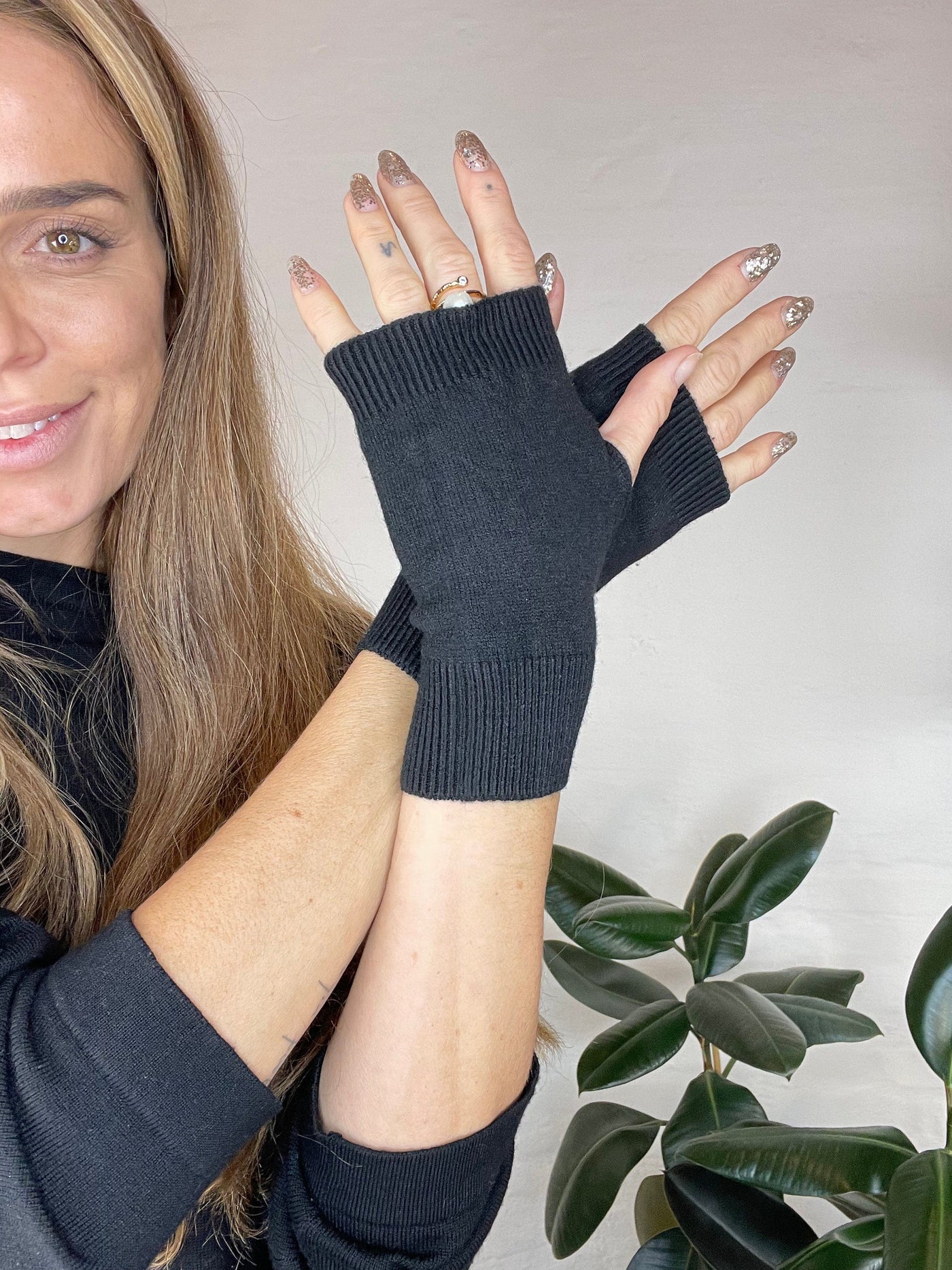 Sassy Copenhagen - Inés Wrist warmer short black
