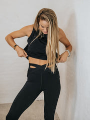 Yoga leggings with crossing - Fitness shape wear Thilde - Sassy Copenhagen