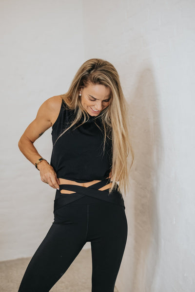 Sassy Copenhagen fitness Yoga leggings med krydsning - Fitness shape wear Thilde - Sassy Copenhagen